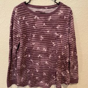 Women’s long sleeve shirt.